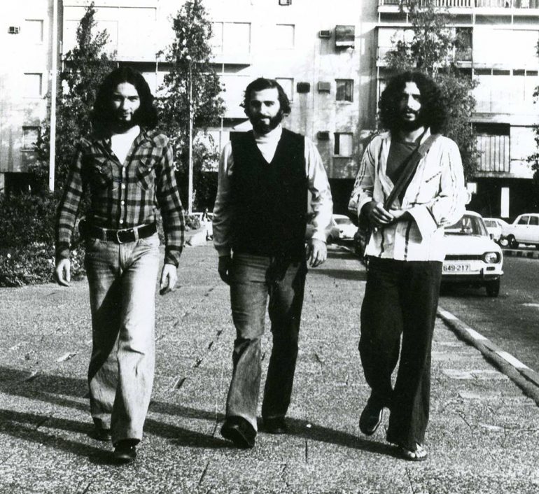 קצת אחרת - איחוד היסטורי